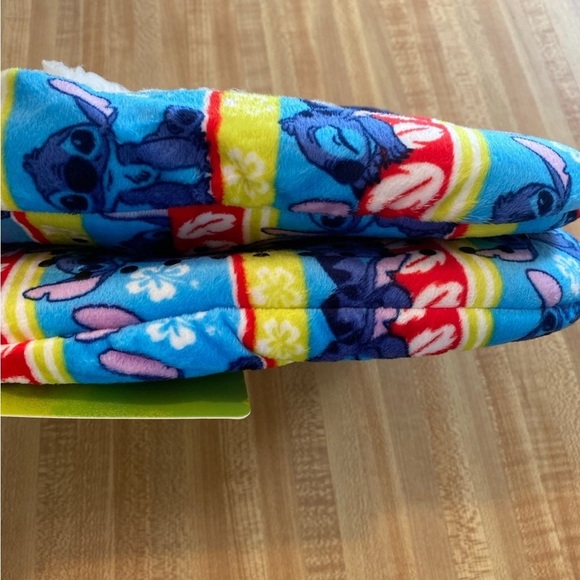 Disney Stitch Fuzzy Babba Slipper Socks  Bundle Of 2 NWT size 7 to 9.5. - Picture 2 of 5